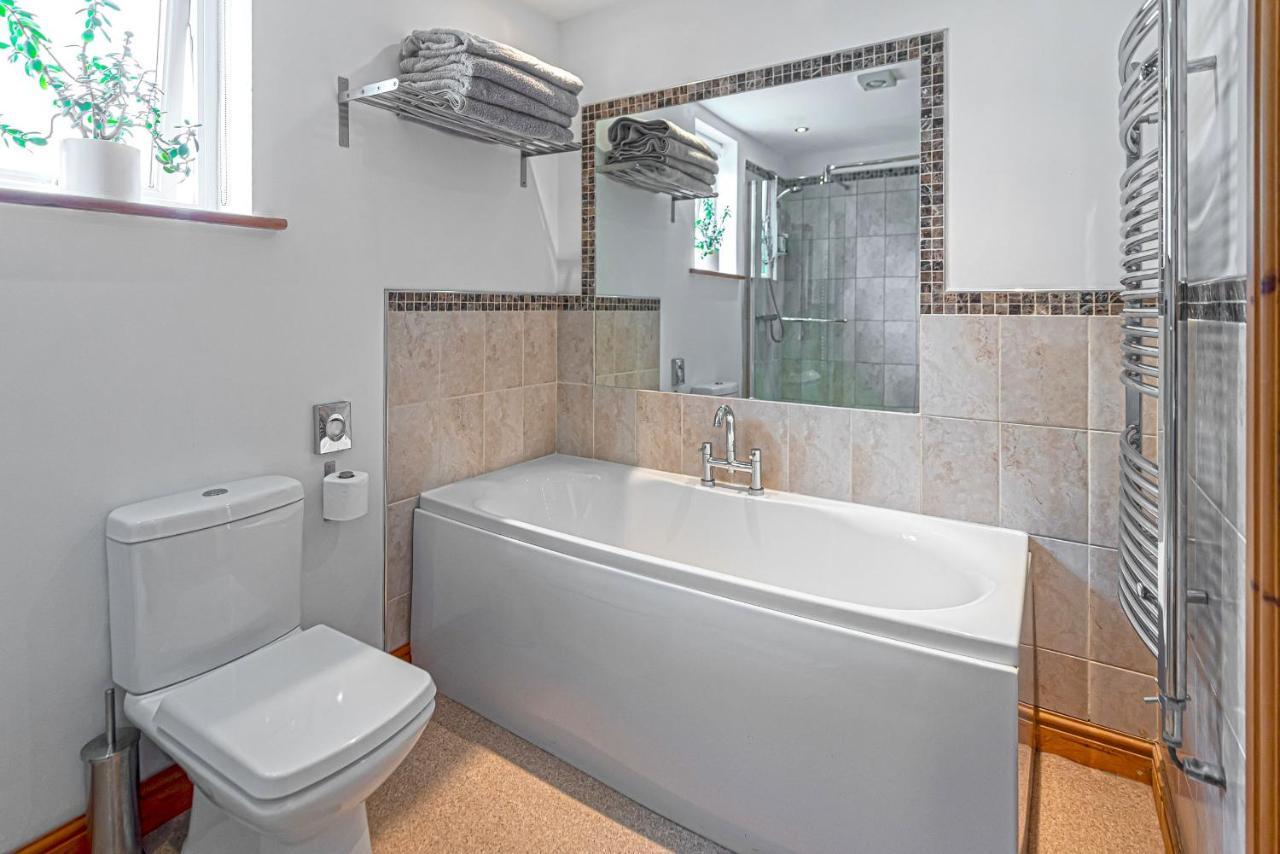 Laurel - Pet-Friendly Cottage With Indoor Pool, Hot Tub & Panoramic Snowdonia Views Colwyn Bay Kültér fotó